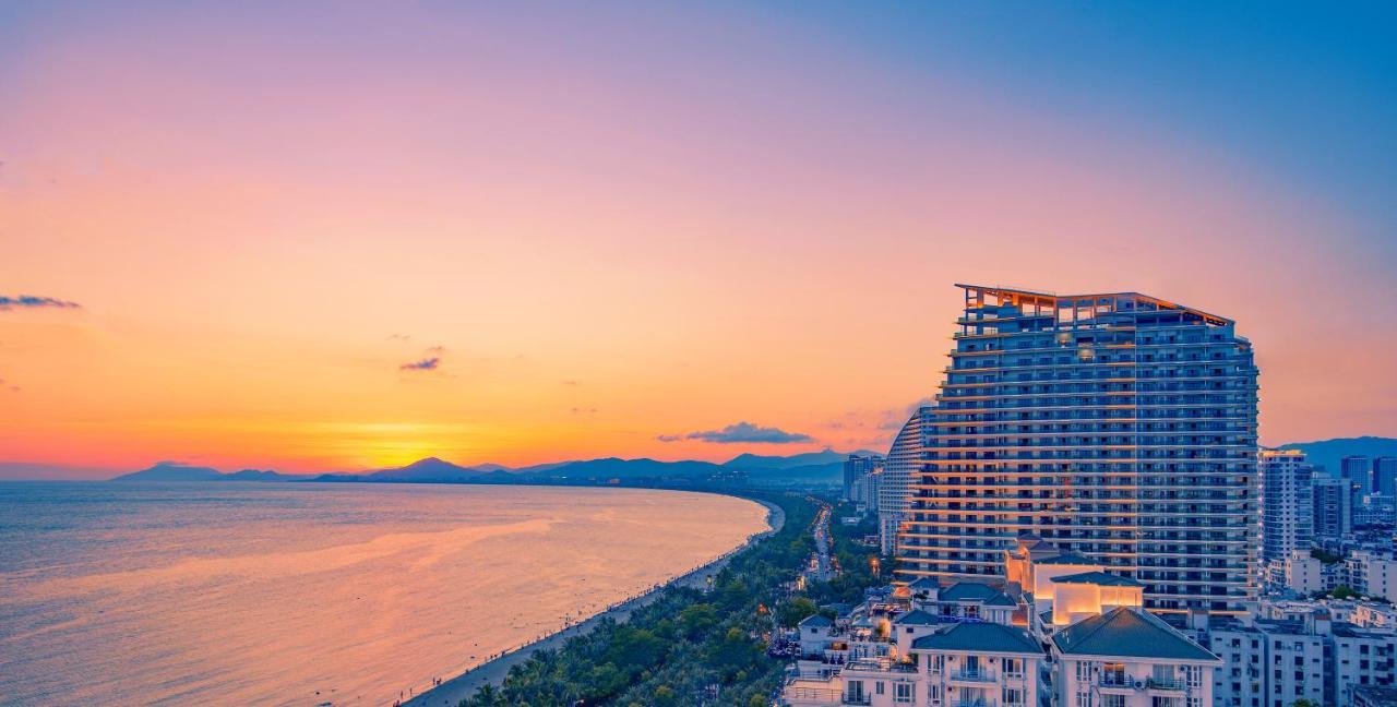 Rock Platinum Sea View Hotel Sanya Exterior photo